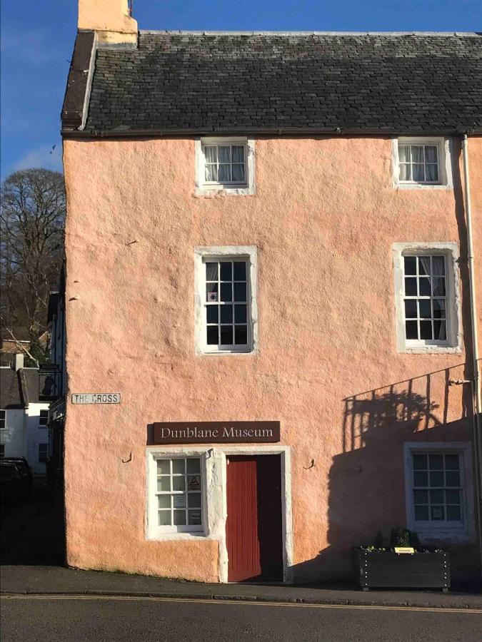 Fantastic 2 Bed Flat In Dunblane High Street Lägenhet Exteriör bild